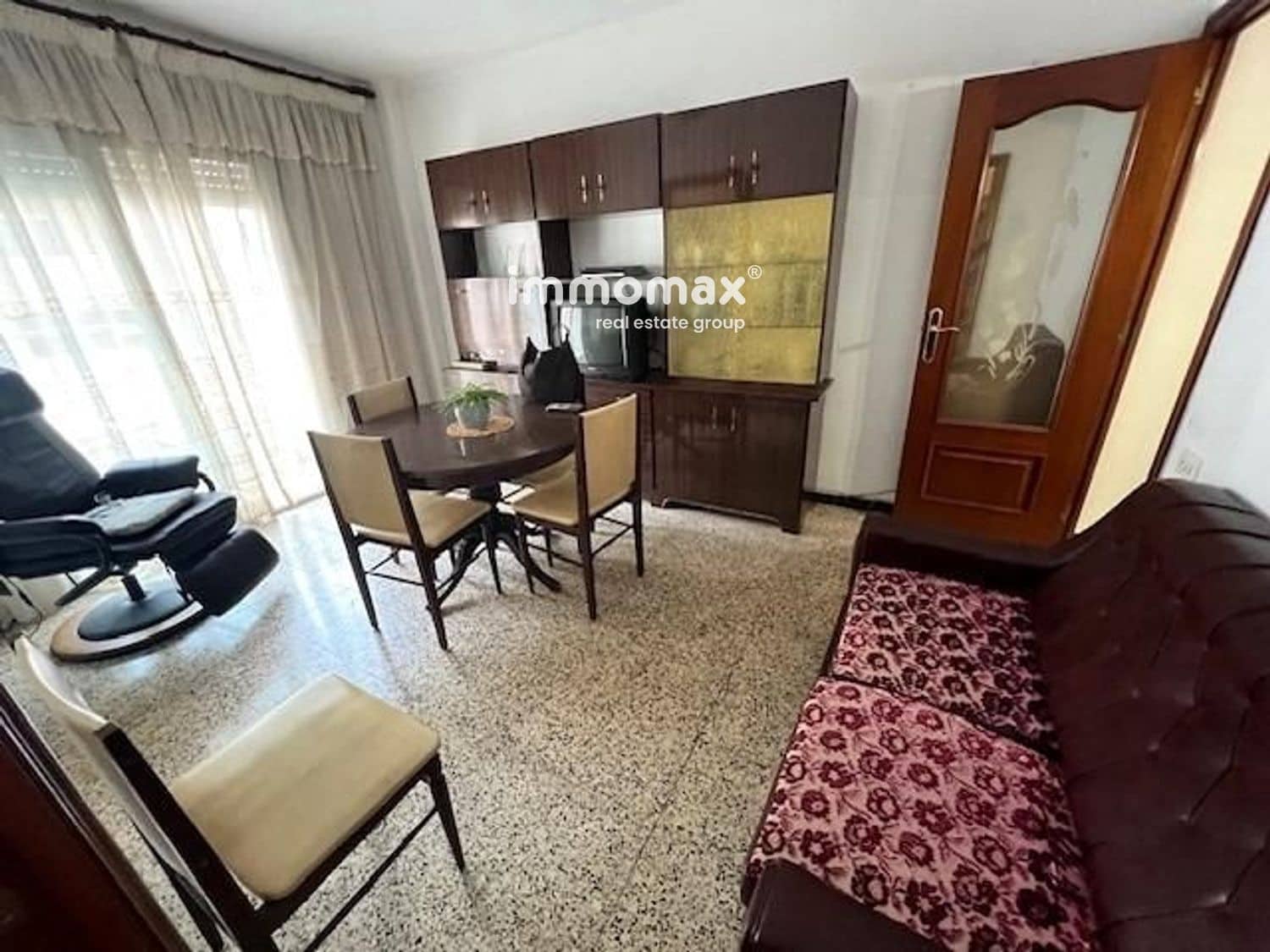 4 bedroom Flat for sale in Esplugues de Llobregat with garage - € 330,000 (Ref: 8520721)