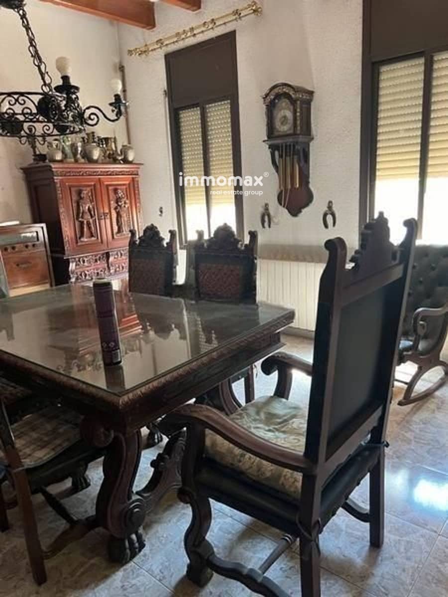 6 soveværelse Villa til salg i Sant Boi de Llobregat med garage - € 790.000 (Ref: 8524532)