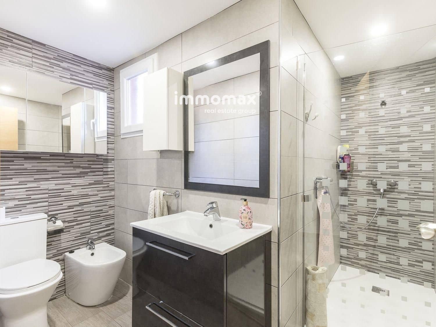 6 soveværelse Villa til salg i Sant Boi de Llobregat med garage - € 790.000 (Ref: 8524532)