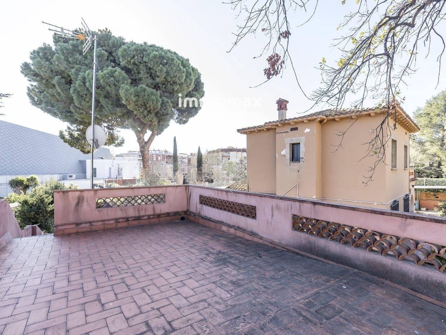 6 soveværelse Villa til salg i Sant Boi de Llobregat med garage - € 790.000 (Ref: 8524532)