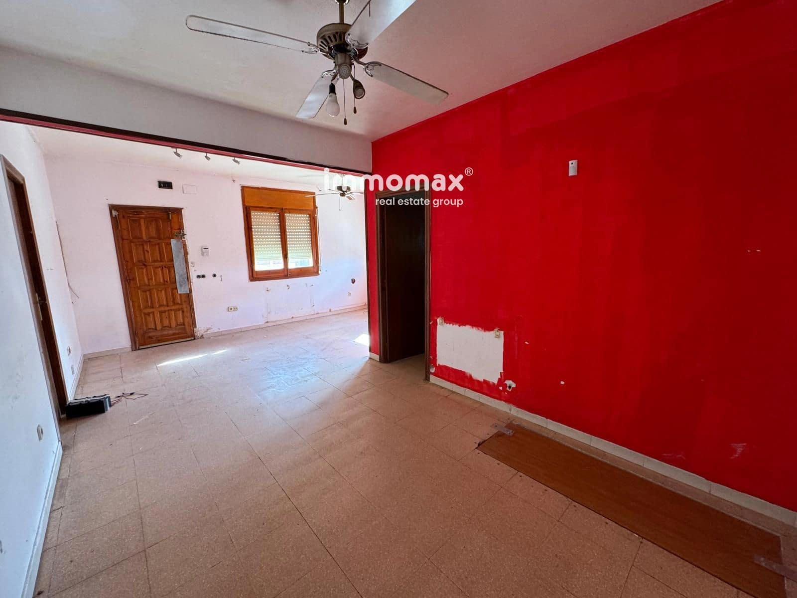 5 bedroom Villa for sale in Piera with pool - € 180,000 (Ref: 8553580)