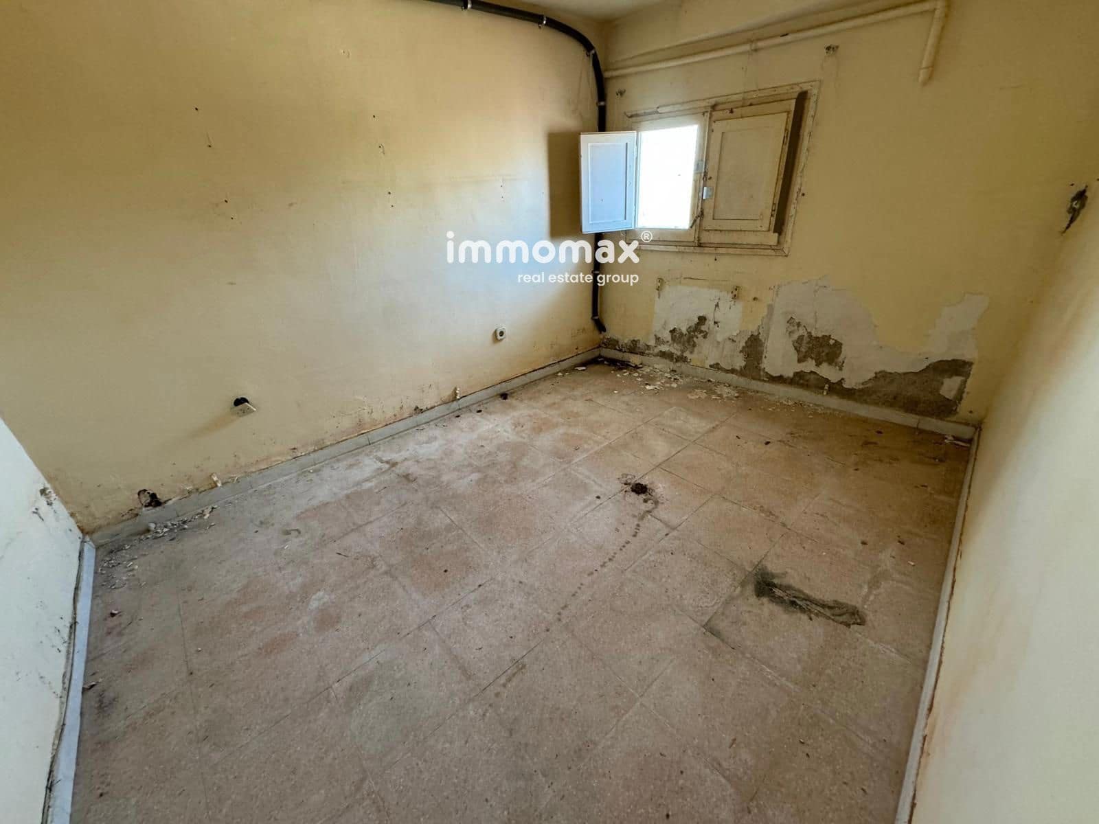 5 bedroom Villa for sale in Piera with pool - € 180,000 (Ref: 8553580)