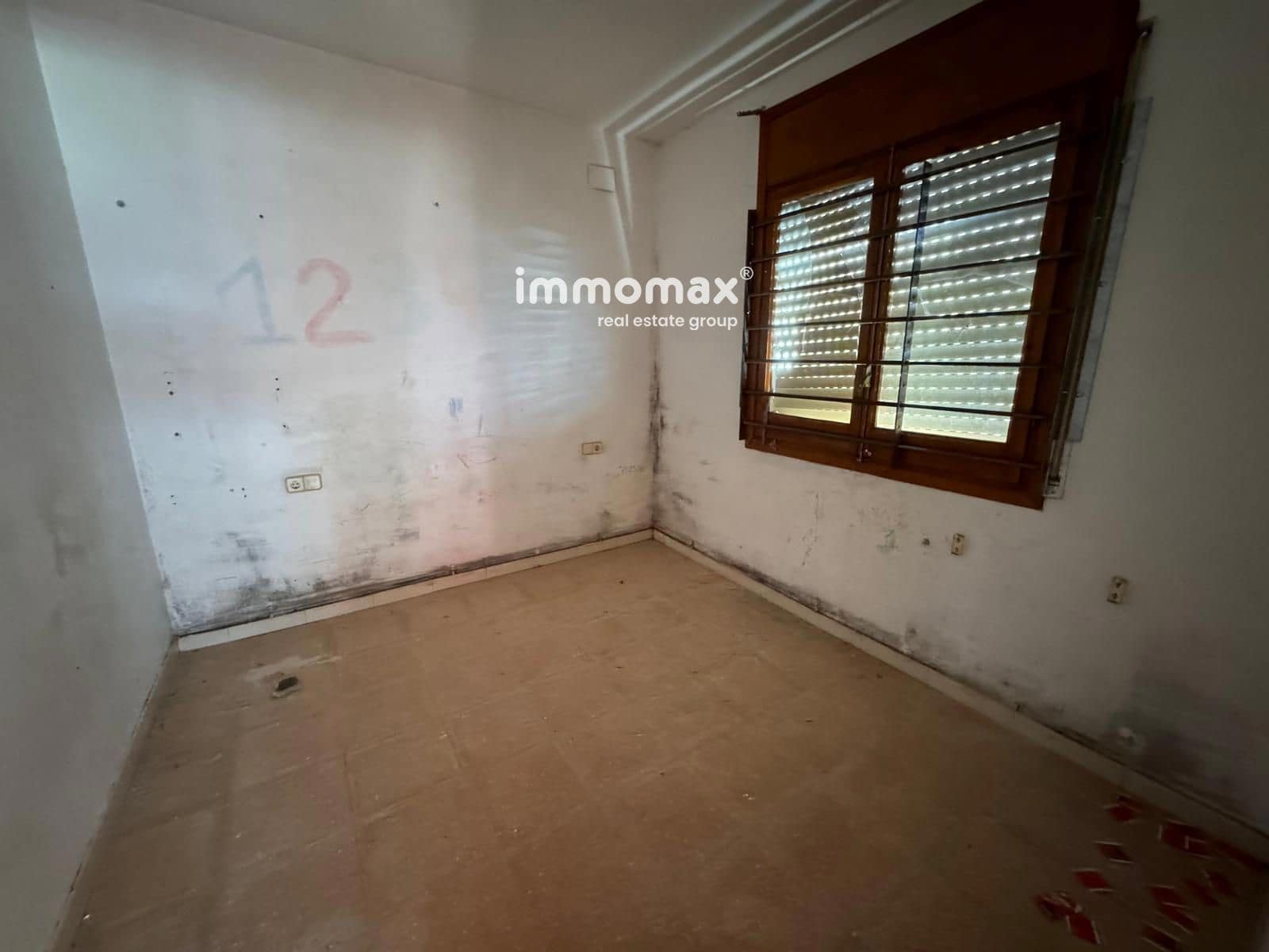 5 bedroom Villa for sale in Piera with pool - € 180,000 (Ref: 8553580)