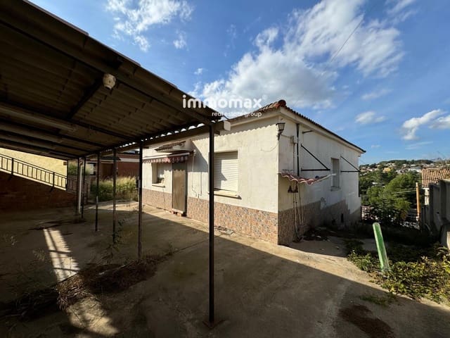 5 soveværelse Villa til salg i Piera med swimmingpool - € 180.000 (Ref: 8553580)