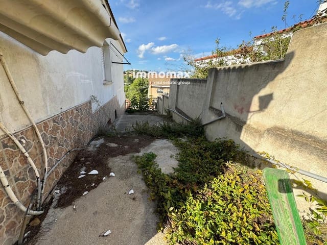 5 soveværelse Villa til salg i Piera med swimmingpool - € 180.000 (Ref: 8553580)