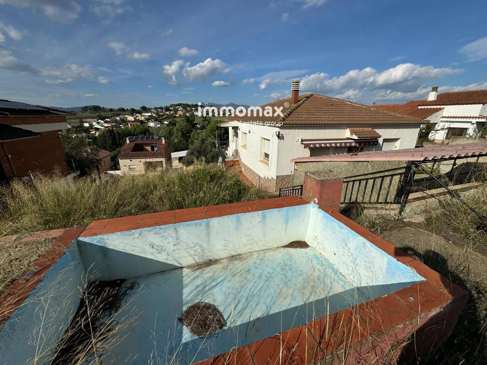 5 bedroom Villa for sale in Piera with pool - € 180,000 (Ref: 8553580)