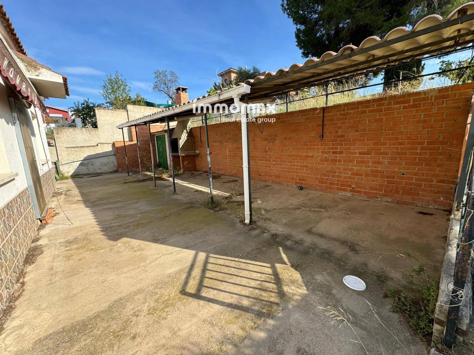 5 bedroom Villa for sale in Piera with pool - € 180,000 (Ref: 8553580)