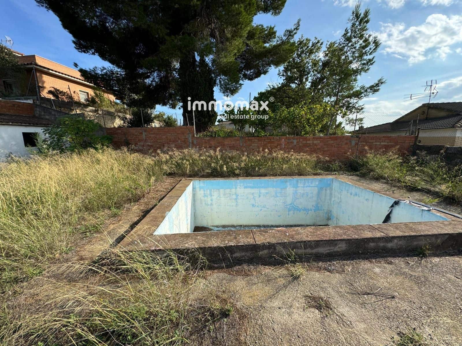 5 bedroom Villa for sale in Piera with pool - € 180,000 (Ref: 8553580)