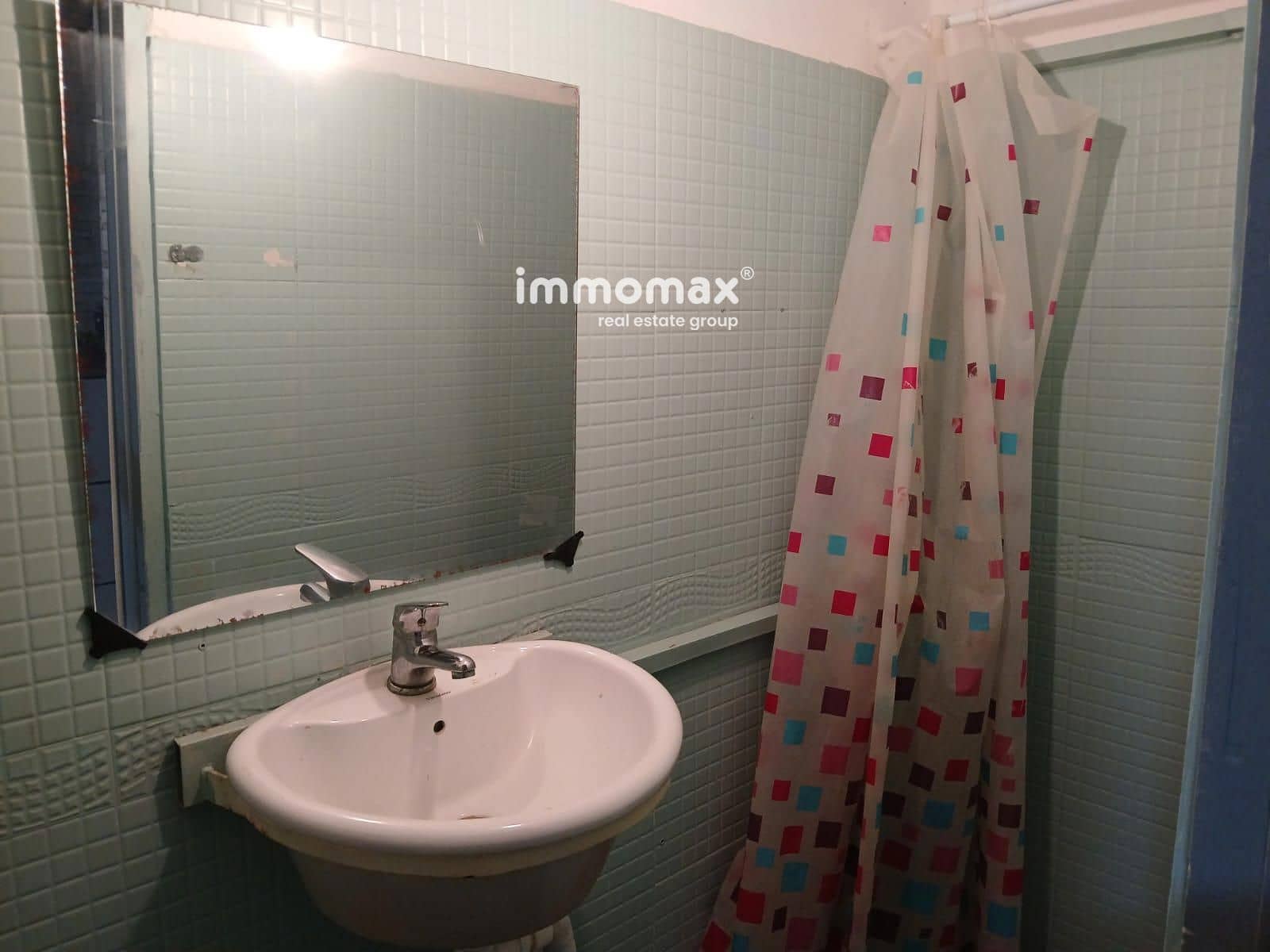 Kommersiell til salgs i Sant Boi de Llobregat - € 110 000 (Ref: 8570986)