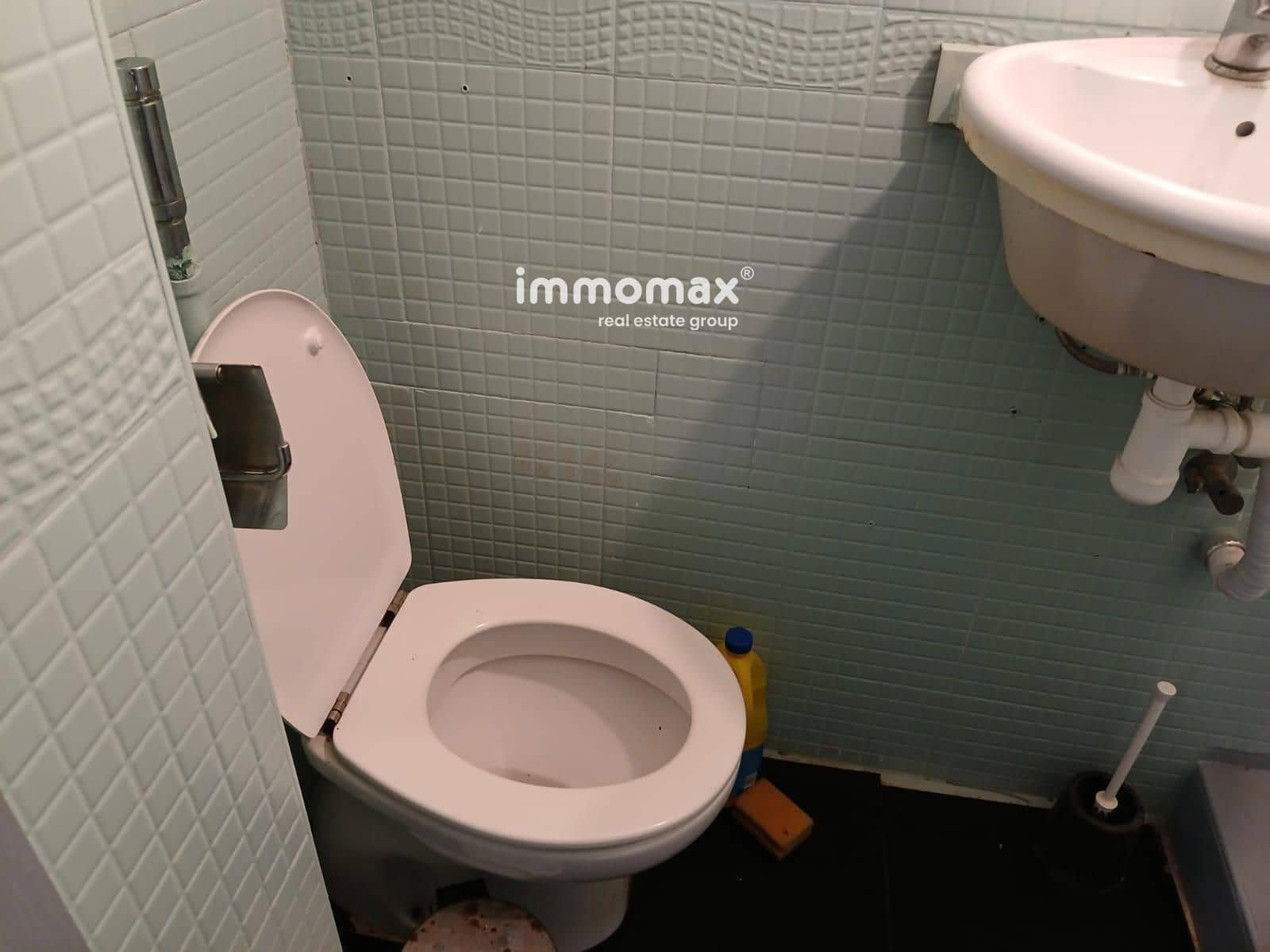 Kommersiell til salgs i Sant Boi de Llobregat - € 110 000 (Ref: 8570986)