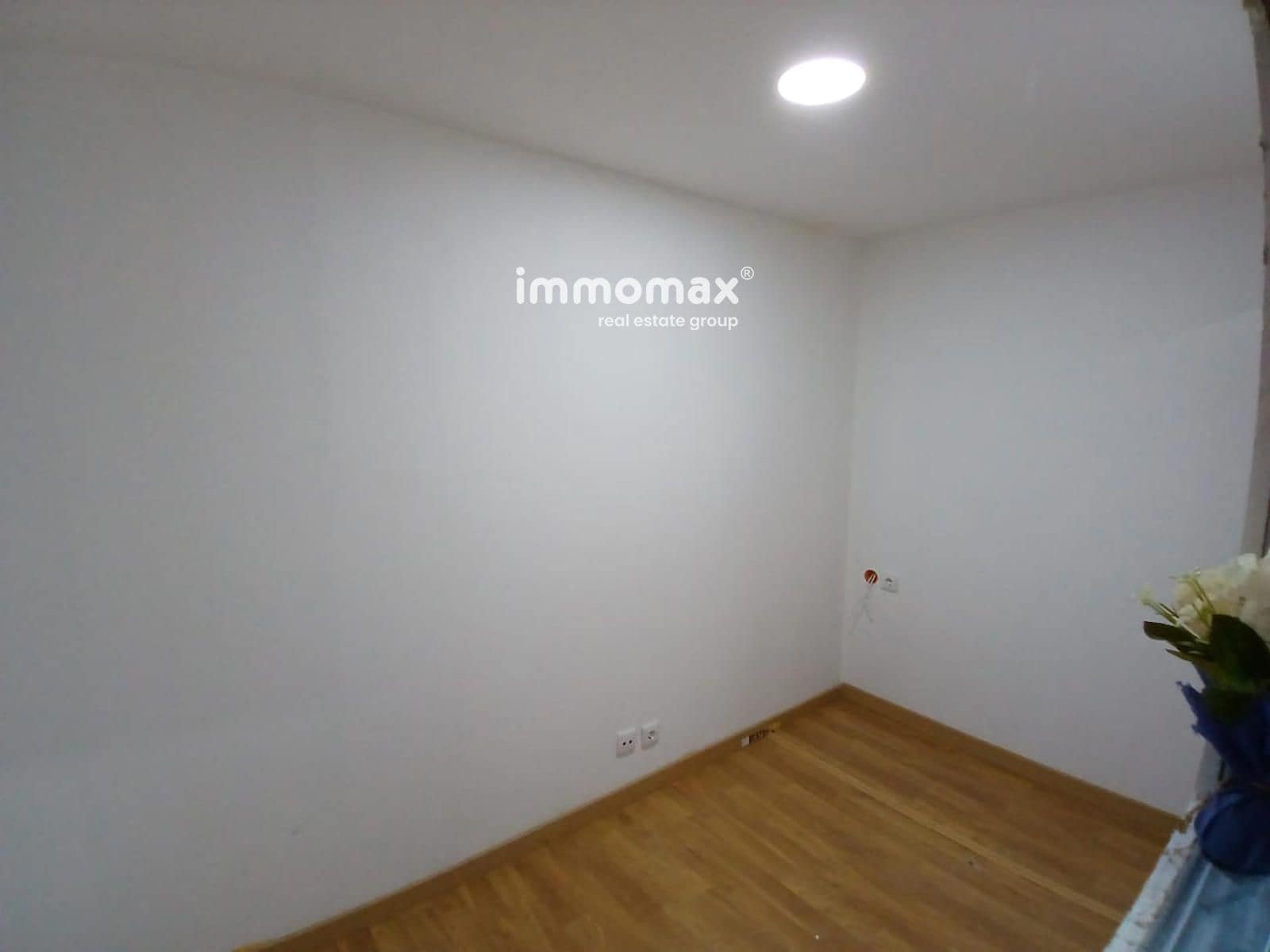 Kommersiell til salgs i Sant Boi de Llobregat - € 110 000 (Ref: 8570986)