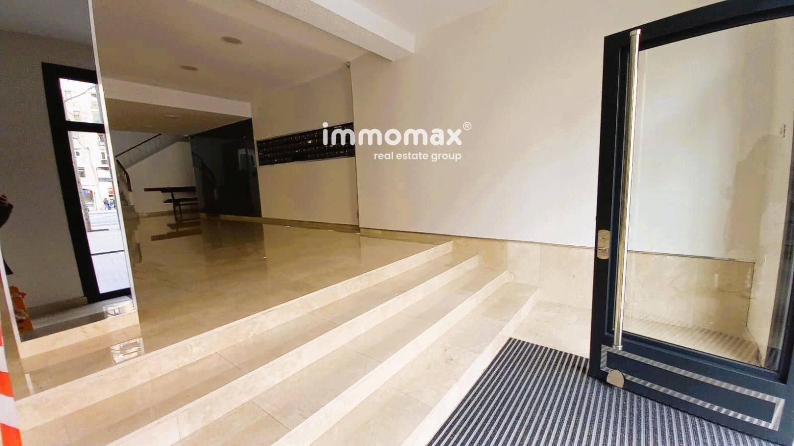 4 soveværelse Lejlighed til salg i Barcelona by - € 348.000 (Ref: 8619374)