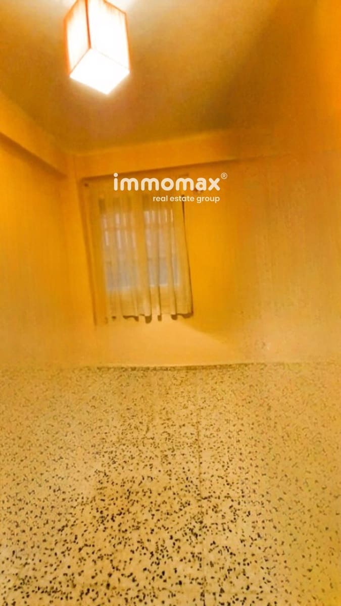 4 soveværelse Lejlighed til salg i Barcelona by - € 348.000 (Ref: 8619374)