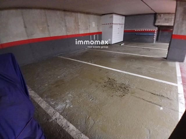 Garage til salg i Cornellà de Llobregat - € 13.000 (Ref: 8623217)
