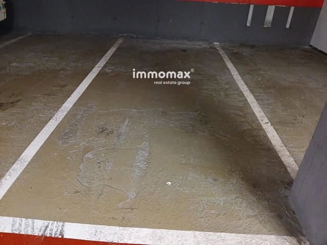 Garage til salg i Cornellà de Llobregat - € 13.000 (Ref: 8623217)