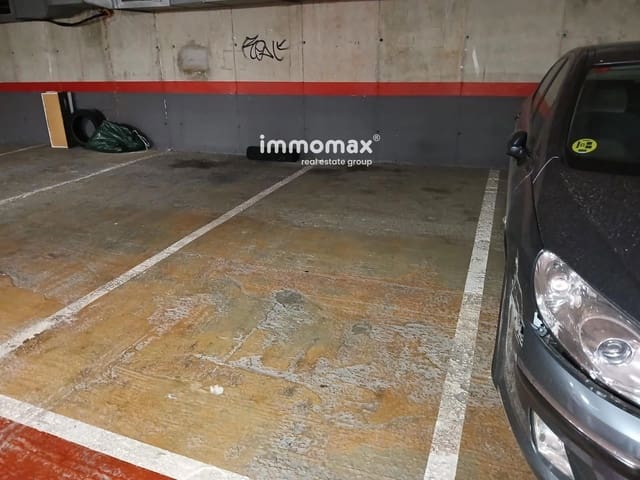 Garage til salg i Cornellà de Llobregat - € 13.000 (Ref: 8623217)