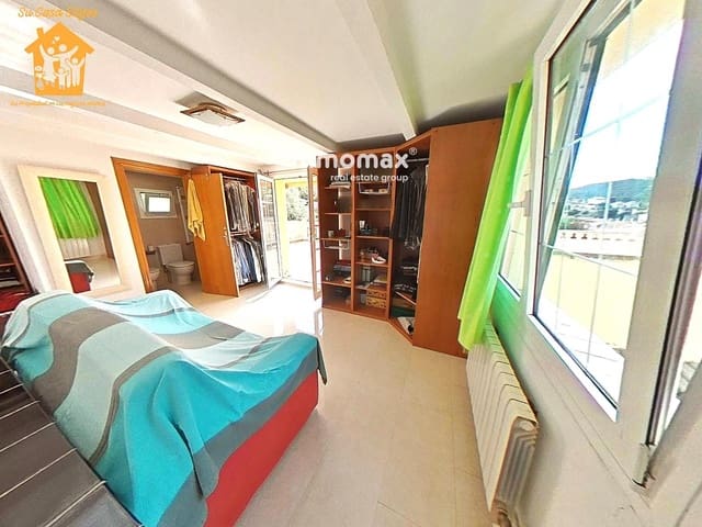 6 Zimmer Villa zu verkaufen in Sitges mit Garage - 750.000 € (Ref: 8625637)