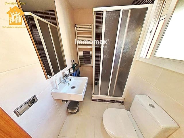 6 Zimmer Villa zu verkaufen in Sitges mit Garage - 750.000 € (Ref: 8625637)