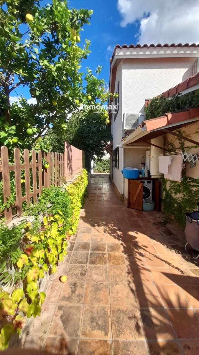 4 soveværelse Villa til salg i Sant Pere de Ribes med swimmingpool garage - € 720.000 (Ref: 8661372)