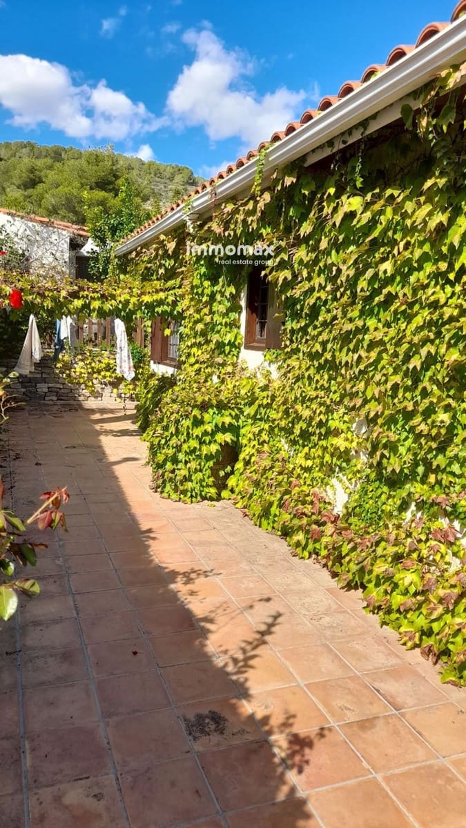 4 soveværelse Villa til salg i Sant Pere de Ribes med swimmingpool garage - € 720.000 (Ref: 8661372)