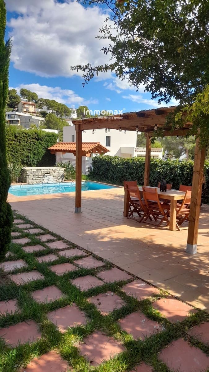 4 soveværelse Villa til salg i Sant Pere de Ribes med swimmingpool garage - € 720.000 (Ref: 8661372)