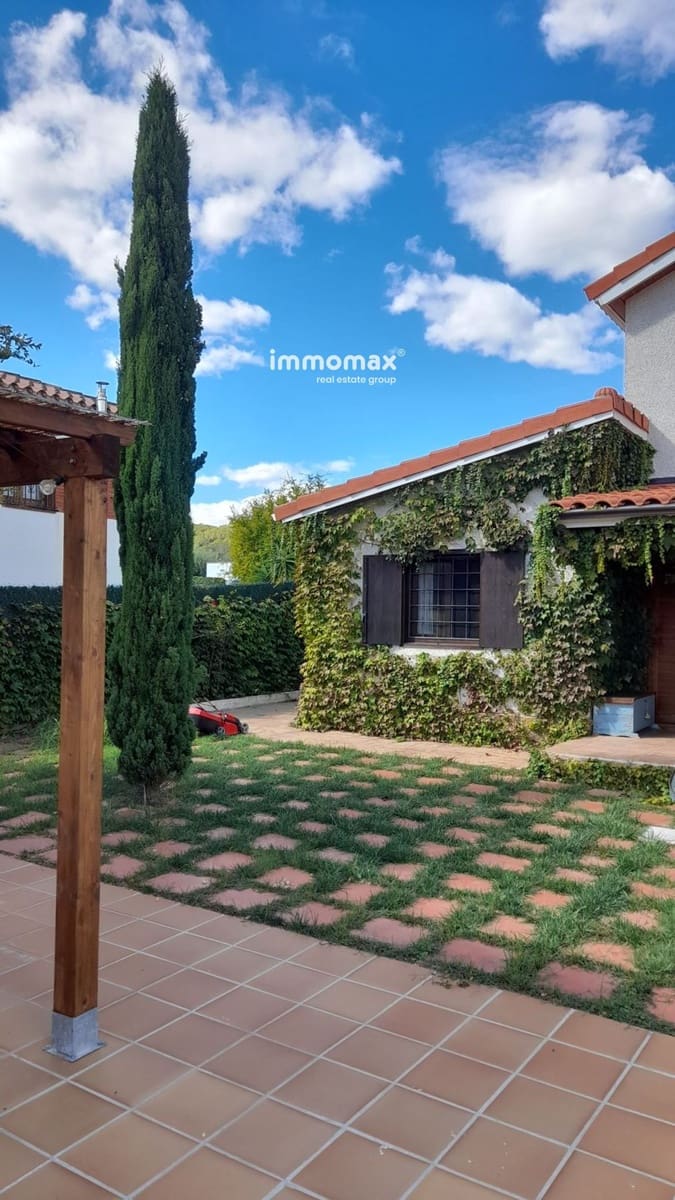 4 soveværelse Villa til salg i Sant Pere de Ribes med swimmingpool garage - € 720.000 (Ref: 8661372)