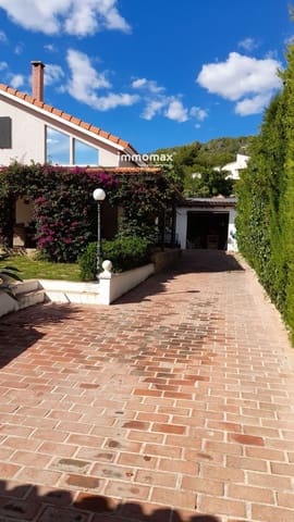 4 makuuhuone Huvila myytävänä paikassa Sant Pere de Ribes mukana uima-altaan 
autotalli - 720 000 € (Ref: 8661372)