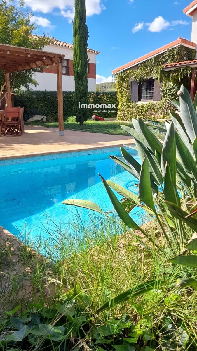 4 soveværelse Villa til salg i Sant Pere de Ribes med swimmingpool garage - € 720.000 (Ref: 8661372)