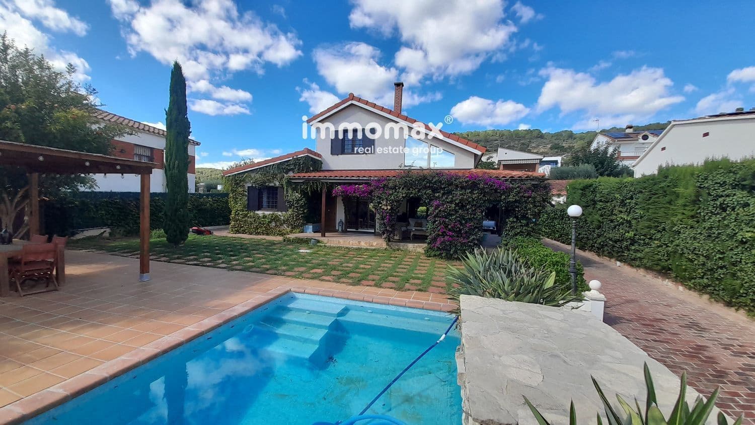4 soveværelse Villa til salg i Sant Pere de Ribes med swimmingpool garage - € 720.000 (Ref: 8661372)
