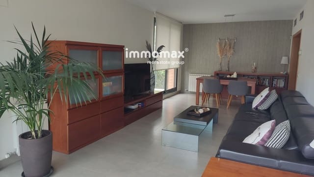 5 soverom Hus til salgs i Vilanova i la Geltrú med garasje - € 675 000 (Ref: 8674886)