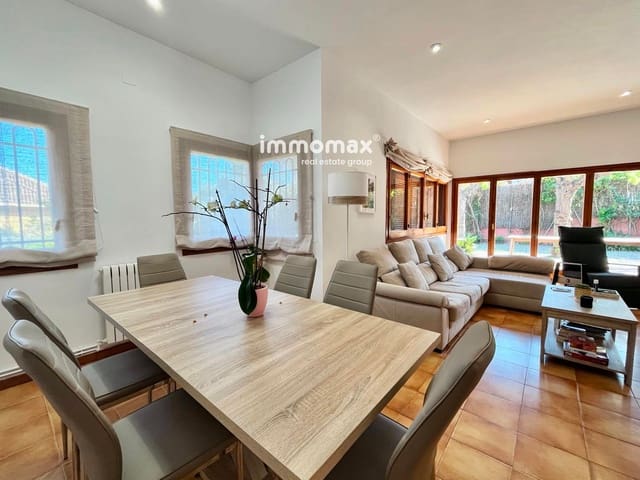 4 soveværelse Villa til salg i Vilanova i la Geltrú med swimmingpool garage - € 1.190.000 (Ref: 8674897)