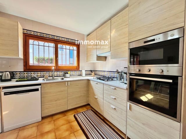 4 soveværelse Villa til salg i Vilanova i la Geltrú med swimmingpool garage - € 1.190.000 (Ref: 8674897)