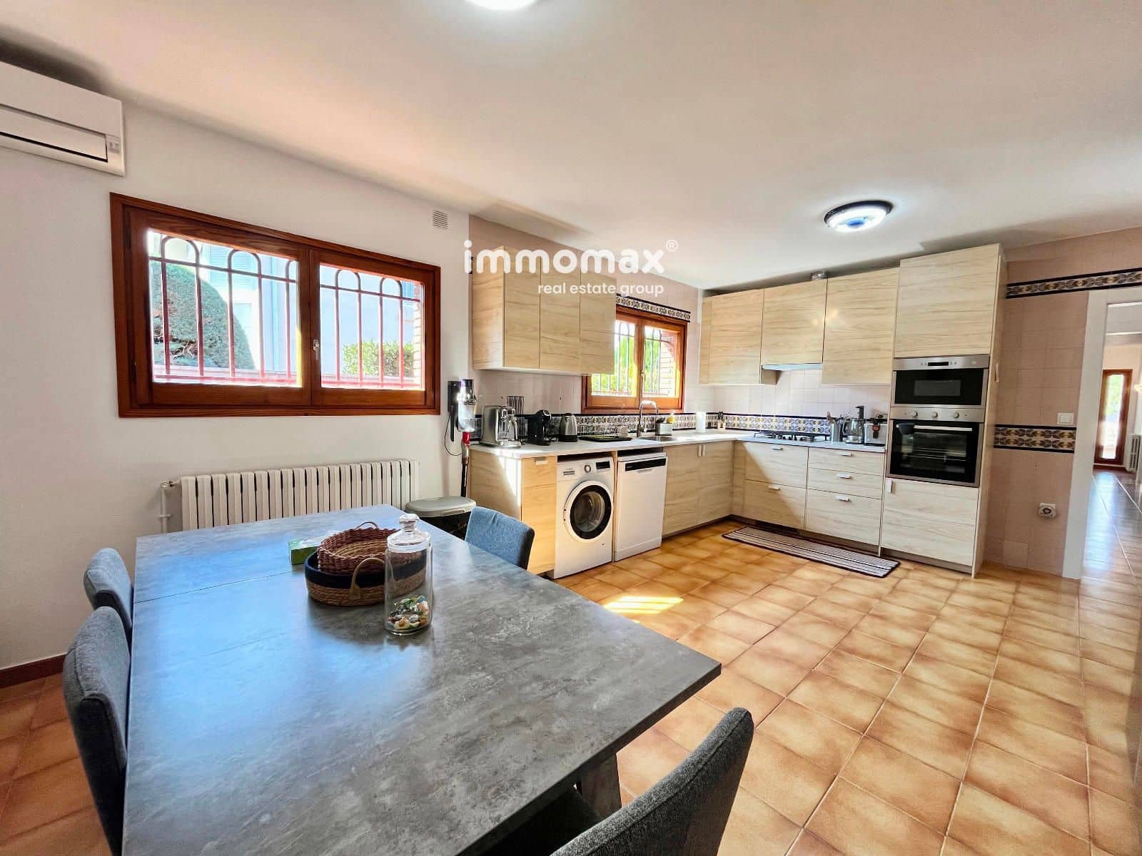 4 soveværelse Villa til salg i Vilanova i la Geltru med swimmingpool garage - € 1.190.000 (Ref: 8674897)