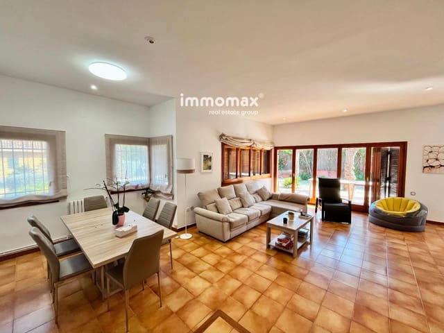 4 soveværelse Villa til salg i Vilanova i la Geltrú med swimmingpool garage - € 1.190.000 (Ref: 8674897)