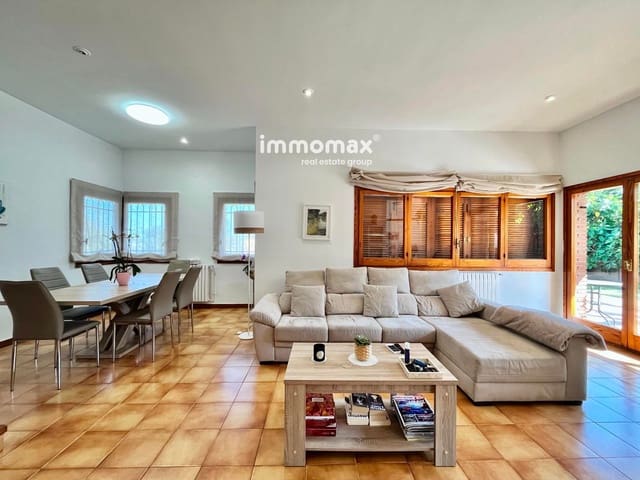 4 soveværelse Villa til salg i Vilanova i la Geltrú med swimmingpool garage - € 1.190.000 (Ref: 8674897)