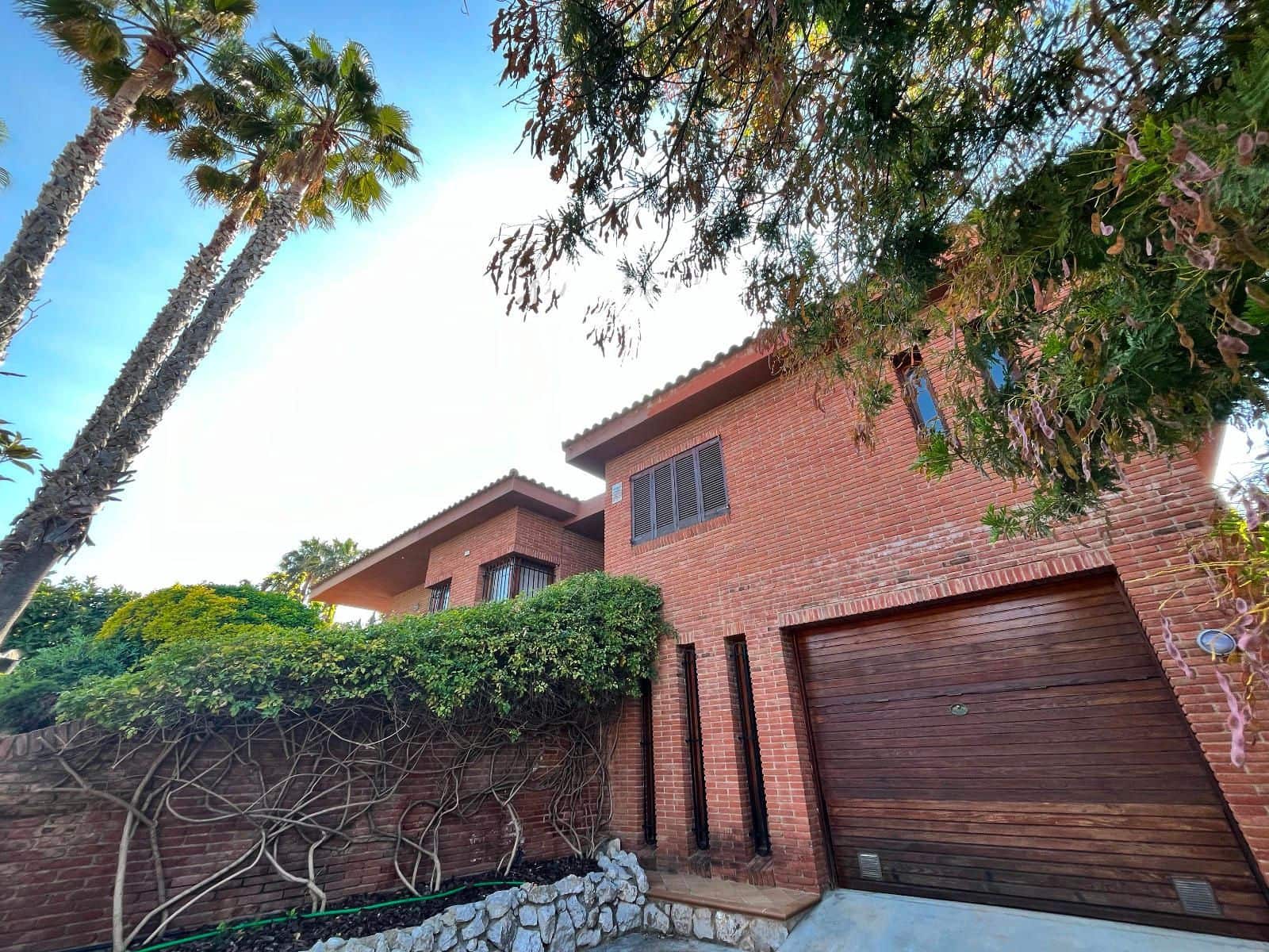 4 soveværelse Villa til salg i Vilanova i la Geltru med swimmingpool garage - € 1.190.000 (Ref: 8674897)