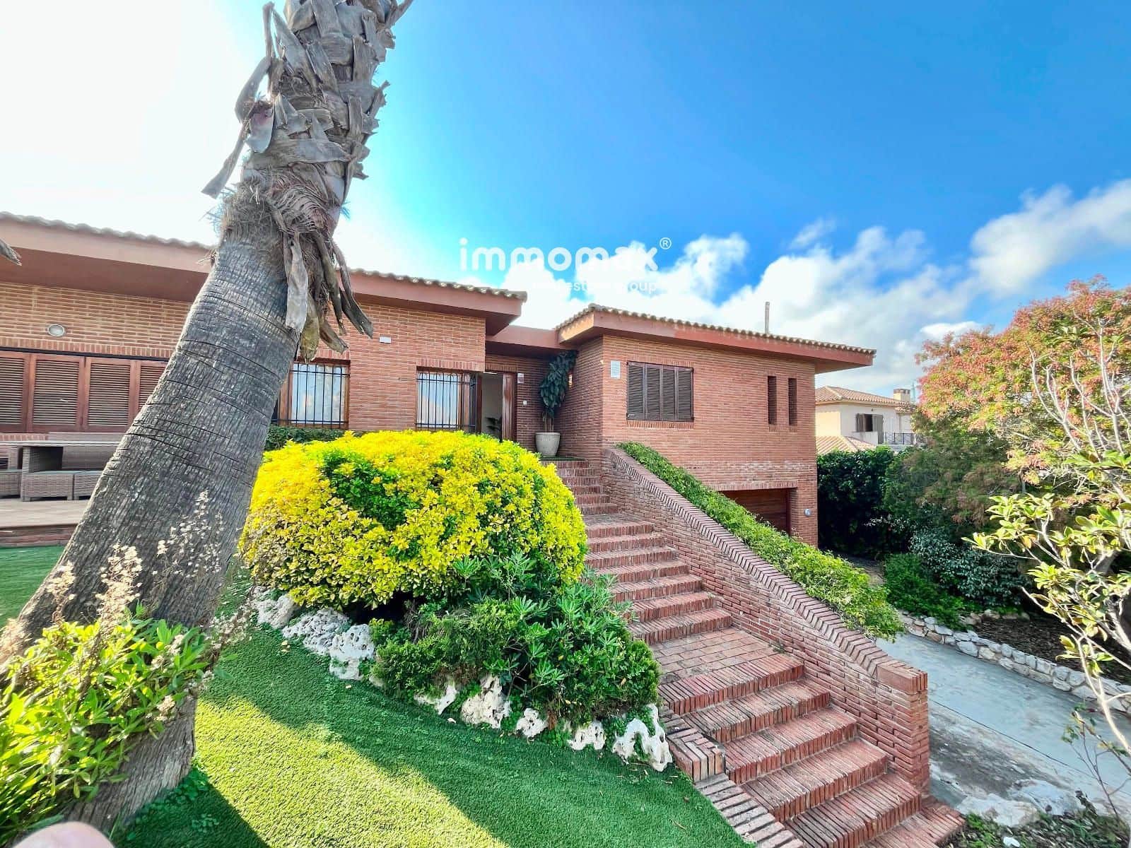 4 soveværelse Villa til salg i Vilanova i la Geltru med swimmingpool garage - € 1.190.000 (Ref: 8674897)