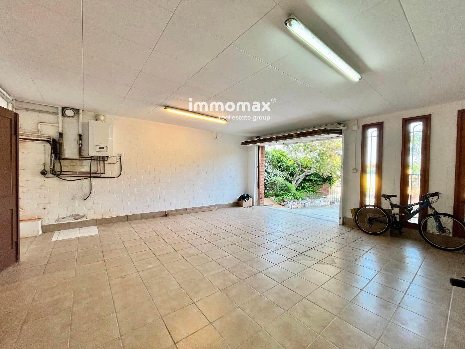 4 soveværelse Villa til salg i Vilanova i la Geltru med swimmingpool garage - € 1.190.000 (Ref: 8674897)