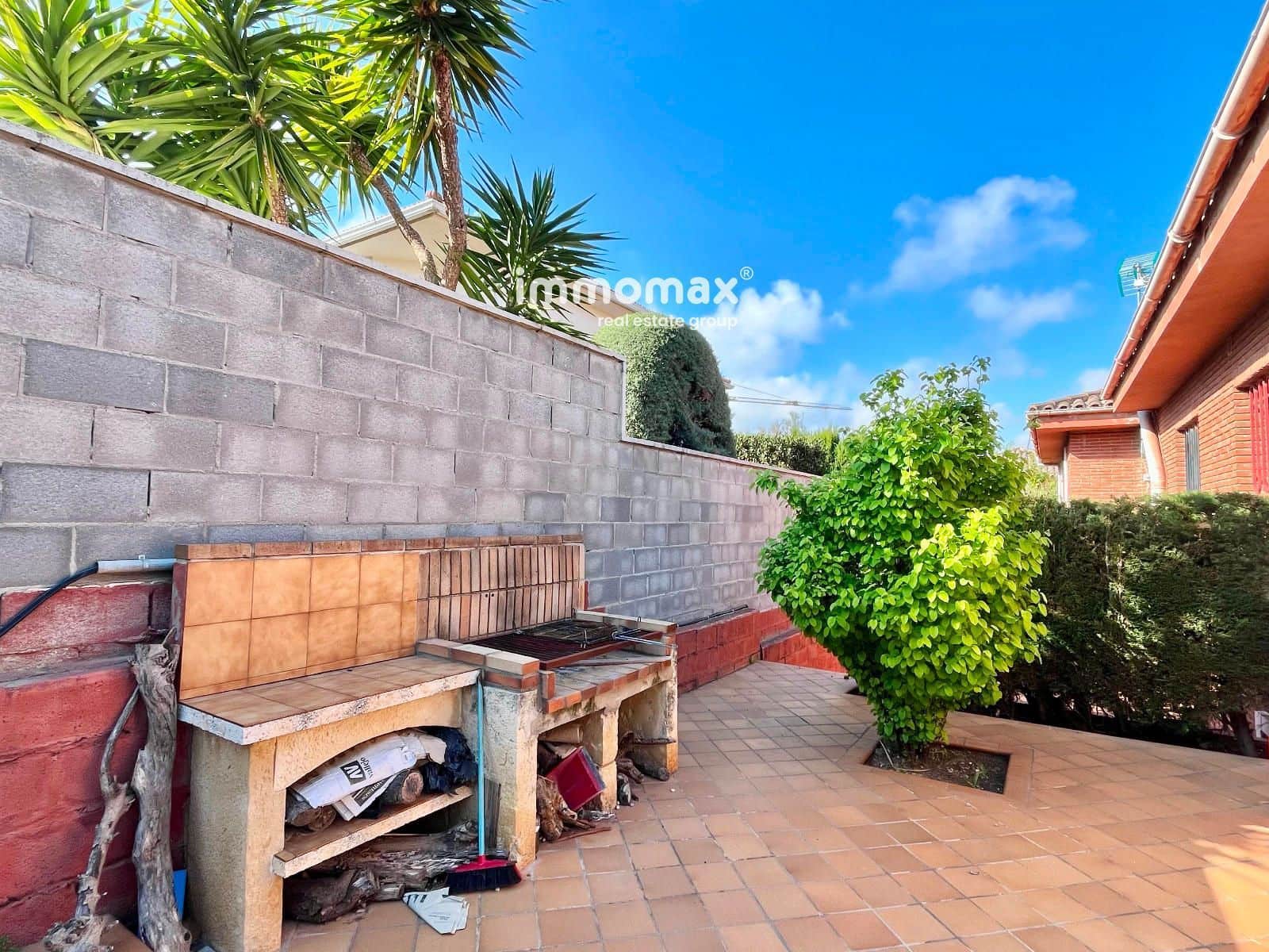 4 Zimmer Villa zu verkaufen in Vilanova i la Geltru mit Pool Garage - 970.000 € (Ref: 8674897)