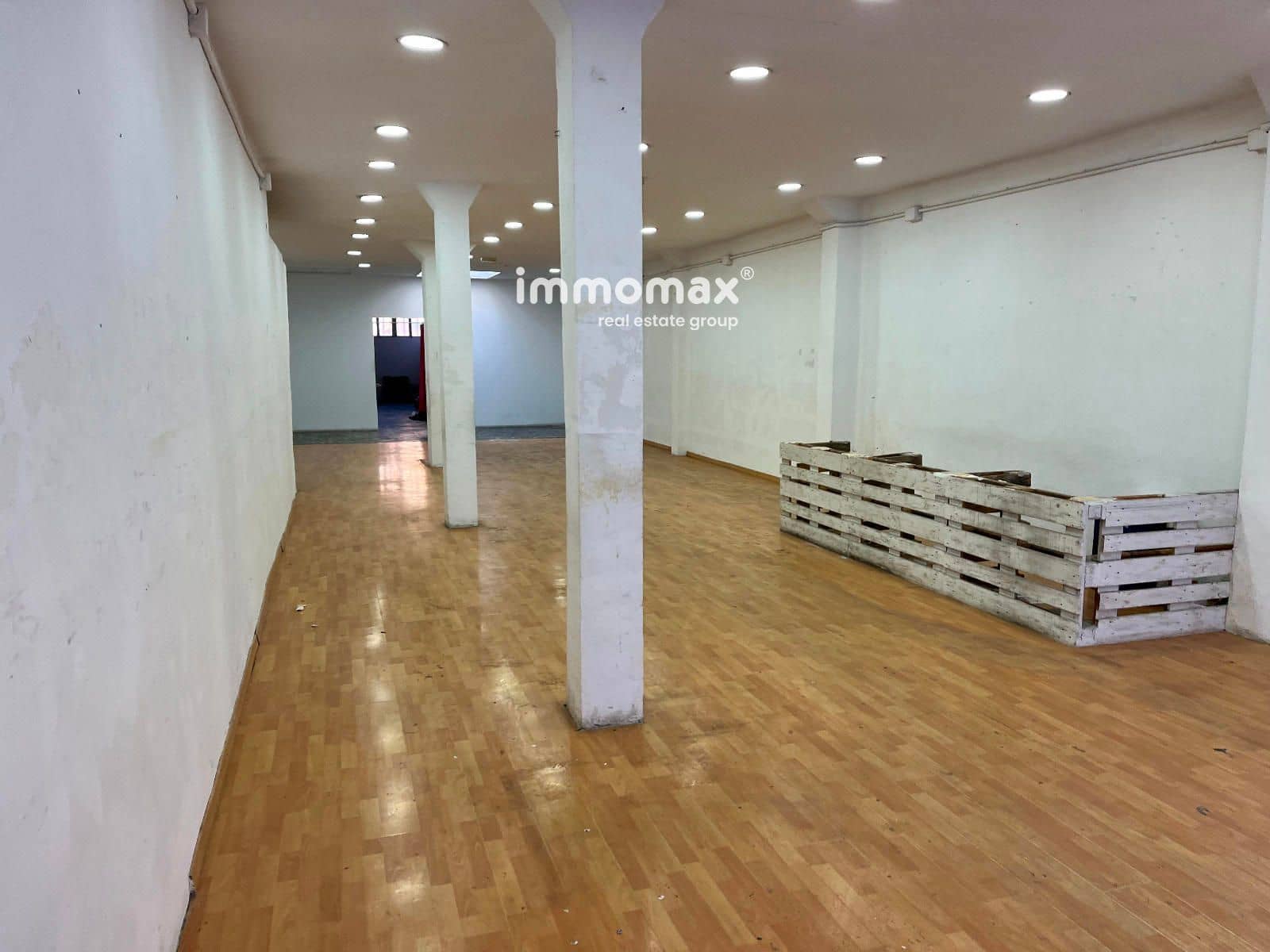 Kaupallinen vuokrattavana paikassa Sabadell - 1 100 € (Ref: 8695990)