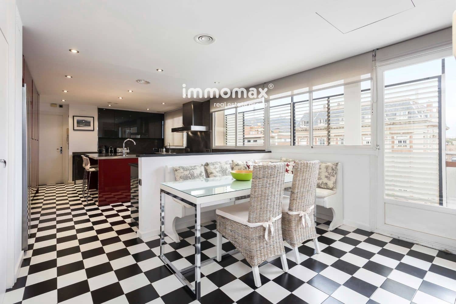 5 soveværelse Penthouse til leje i Barcelona by med garage - € 17.000 (Ref: 8757093)