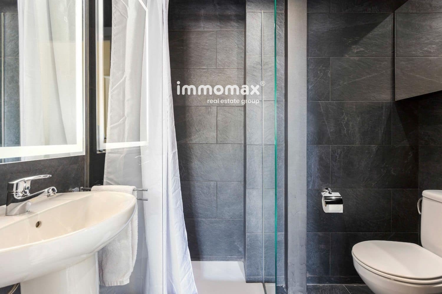 5 soveværelse Penthouse til leje i Barcelona by med garage - € 17.000 (Ref: 8757093)