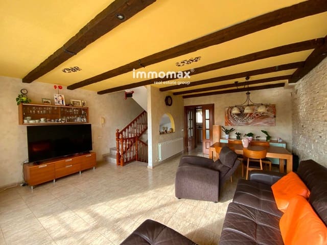 3 soveværelse Byhus til salg i Vilanova i la Geltrú med garage - € 350.000 (Ref: 8769289)