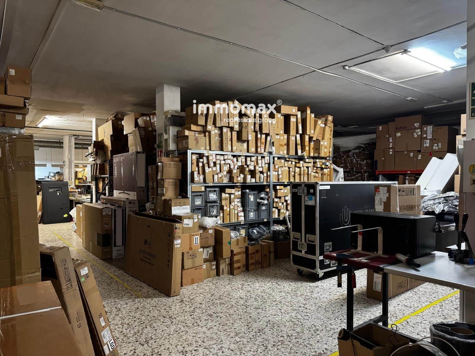 Kommersiell til salgs i Sant Boi de Llobregat - € 275 000 (Ref: 8780854)