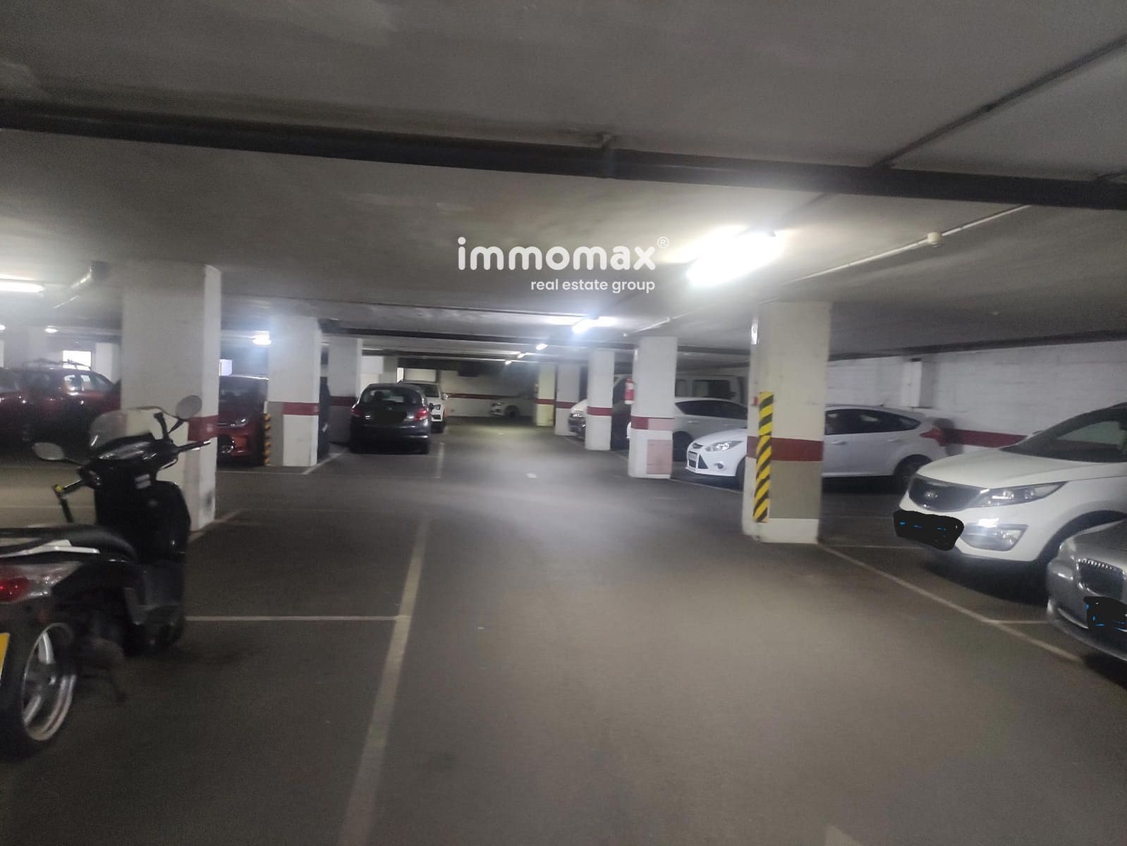 Garasje til salgs i L'Hospitalet de Llobregat - € 14 900 (Ref: 8782024)