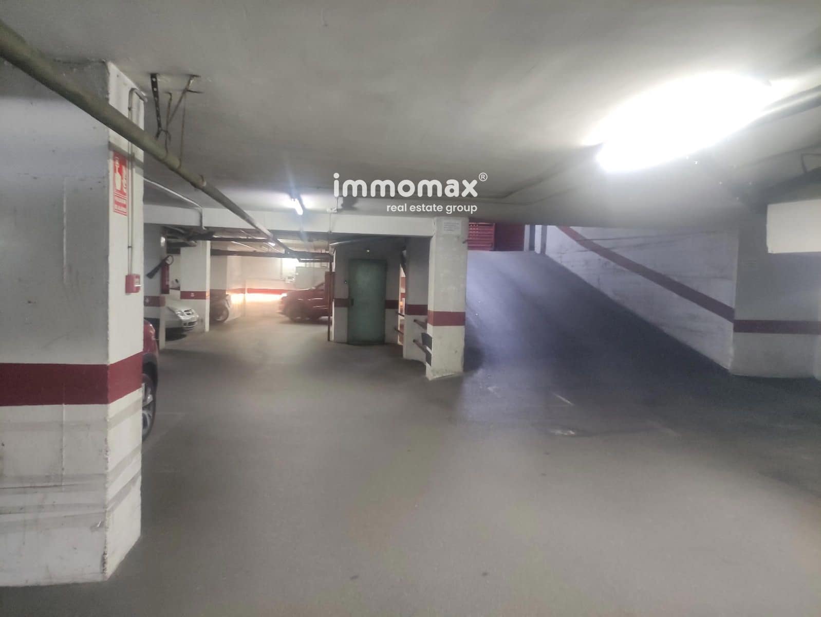 Garasje til salgs i L'Hospitalet de Llobregat - € 14 900 (Ref: 8782024)