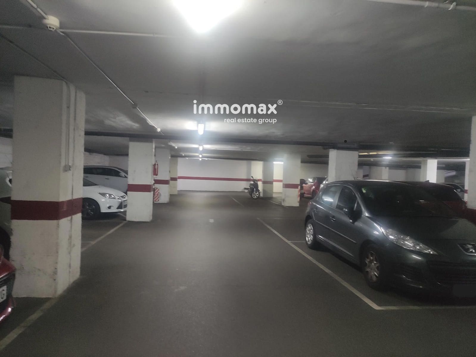 Garasje til salgs i L'Hospitalet de Llobregat - € 14 900 (Ref: 8782024)