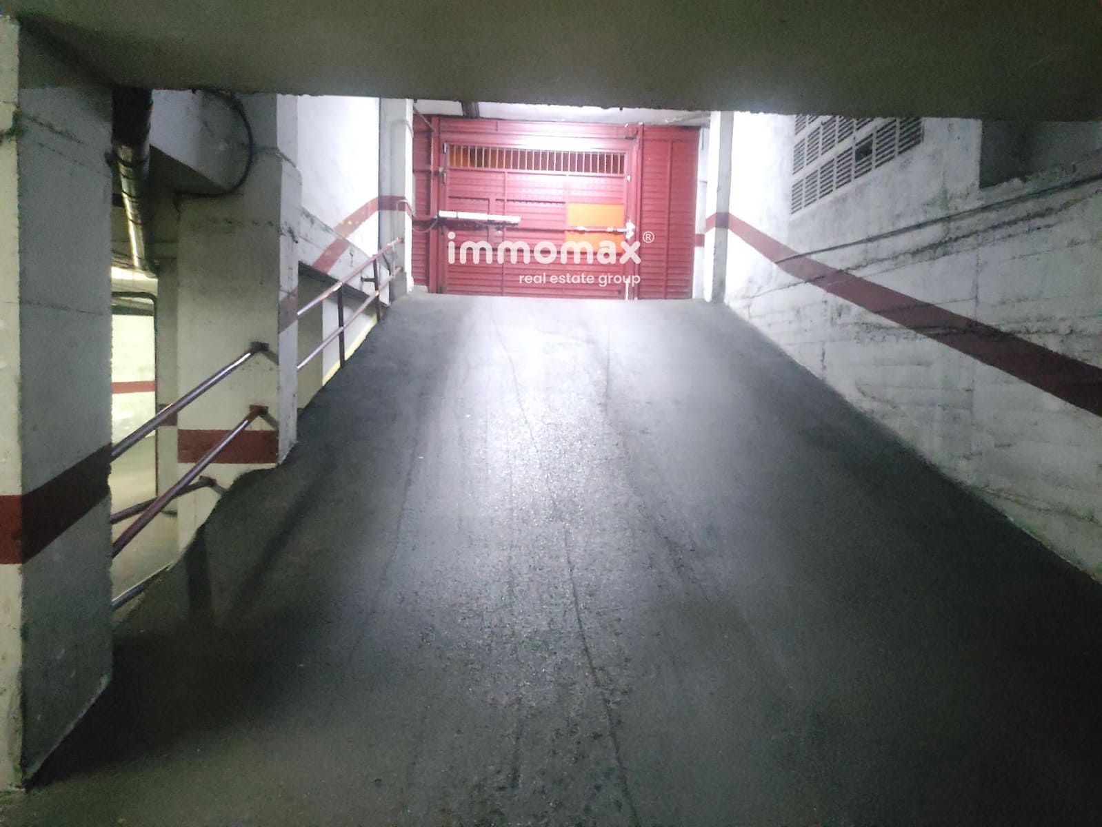 Garasje til salgs i L'Hospitalet de Llobregat - € 14 900 (Ref: 8782024)