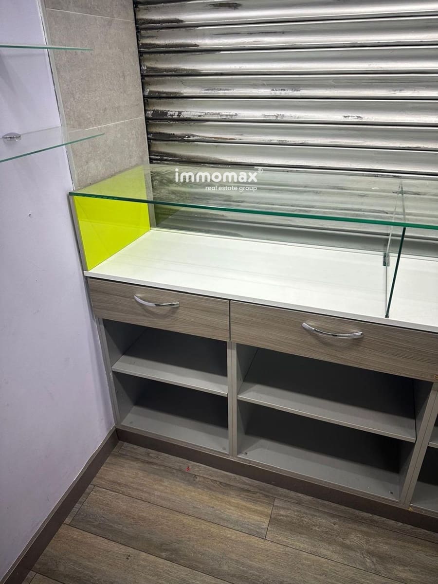 Kommersiell til leie i Barcelona by - € 450 (Ref: 8790974)