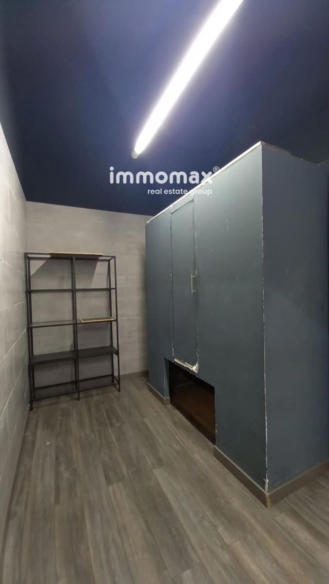 Kommersiell til leie i Barcelona by - € 450 (Ref: 8790974)